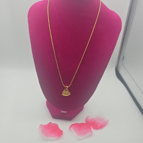 Dior Jewelry - Christian Dior Elegant Gold Plated Heart Pendant Necklace (EUC)✨️